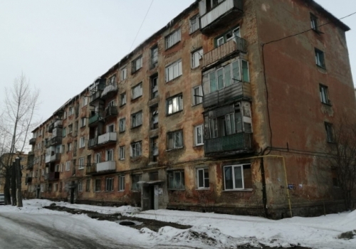 В Омске в аварийном доме ввели режим чрезвычайной ситуации
