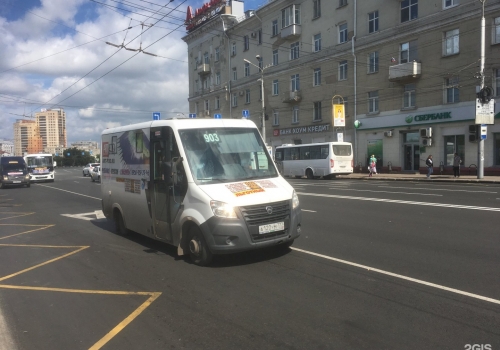 Водитель маршрутки в Омске чуть не высадил подростка