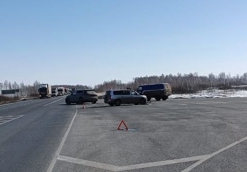 В Омской области при столкновении машин пострадали три человека