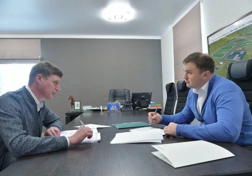 Губернатор Виталий Хоценко встретился с главой района Омской области
