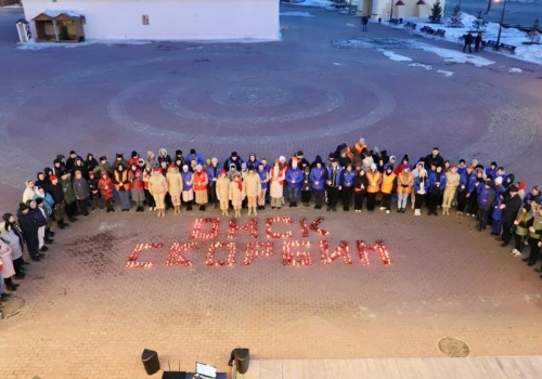 На 9 дней после теракта в Омске провели акцию «Свеча памяти»