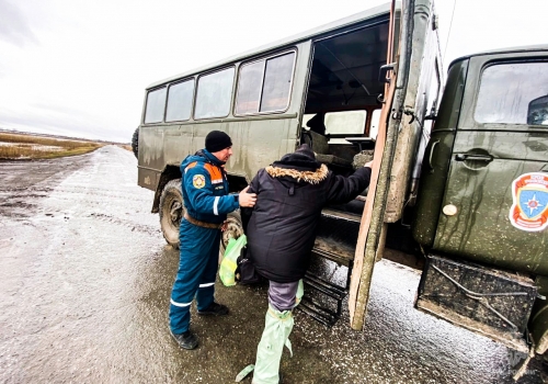 Жителей поселка Затон на юге Омской области эвакуировали из-за угрозы затопления