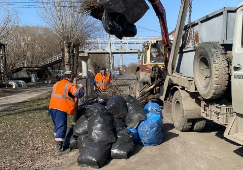 С омских улиц вывезли почти 1,5 тыс. кубометров мусора