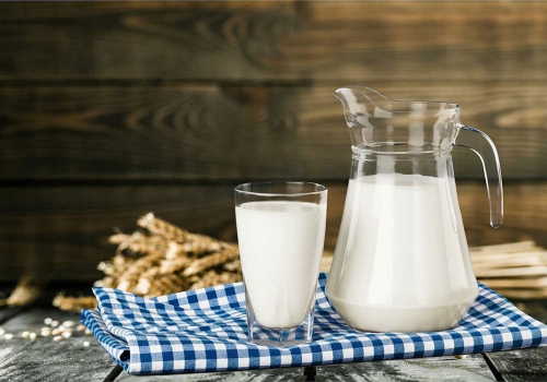 Омским производителям молока выделят дополнительные средства соцподдержки