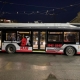 На омские улицы вышел особенный праздничный автобус