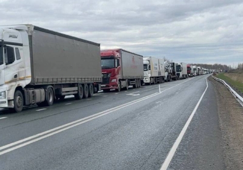Полиция снова перекрыла трассу Тюмень–Омск для грузового транспорта