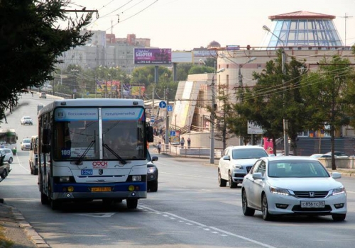 Из-за полумарафона в Омске временно изменится схема двух автобусных маршрутов