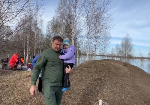 Пострадавшие от омского паводка дети отдохнут в Новосибирской области и Татарстане