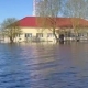 Хоценко: жителям Омской области, оставшимся из-за паводка без домов, предоставят жилищные сертификаты