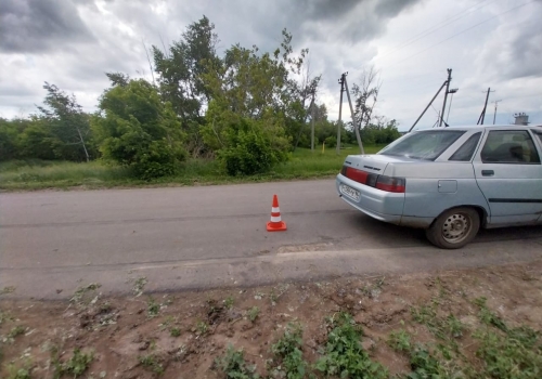 К востоку от Омска, в Калачинском районе, парень без прав на ВАЗе сбил 5-летнего ребенка