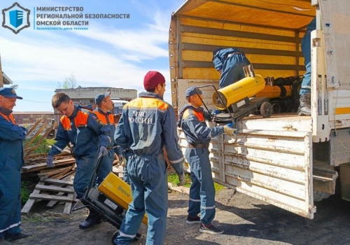 В Усть-Ишимском районе Омской области спасатели продолжают работу