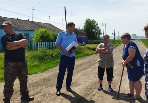 Из-за неработающей техники жители села в Омской области неделю жили без воды