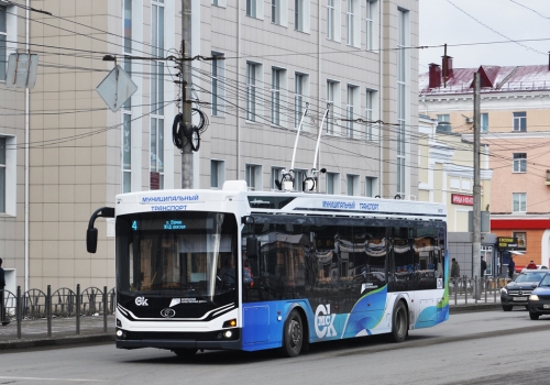 Мэр Омска поручил решить проблему с транспортом вместо сокращенных троллейбусов
