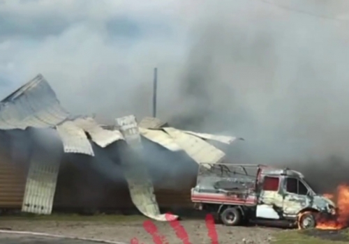 В Омске крупный пожар — на ул. 10 лет Октября горит несколько жилых домов