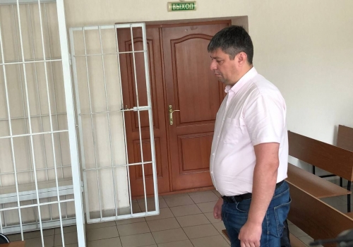 Омский чиновник Селезнев, бравший взятки при строительстве Красногорского гидроузла, получил три года