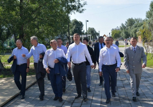 Губернатор Омской области Хоценко отправился посмотреть, как идут дела в Исилькуле