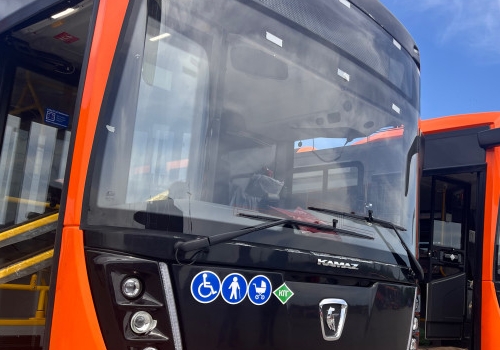В Омске водители автобусов массово нарушают законы