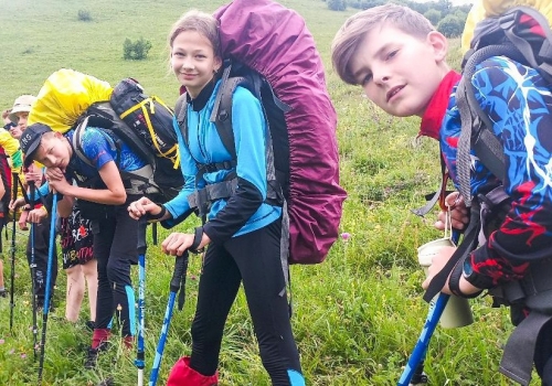 Юные омские туристы покоряют ущелья Северной Осетии на Всероссийском слете