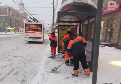 В Омске ищут подрядчика, который будет очищать дороги