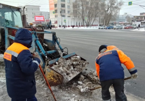 С омских улиц за два дня вывезли 9 тысяч кубометров снега