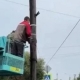 С омских улиц убирают аварийные и бесхозяйные опоры