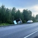 Под Омском автоледи на Renault столкнулась с большегрузным Volvо и погибла