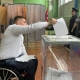 Двукратный чемпион Паралимпийских игр Кузюков проголосовал на своем участке