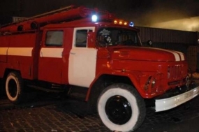 http://www.gazetairkutsk.ru/wp-content/uploads/sites/14/2015/05/fire-car.jpg