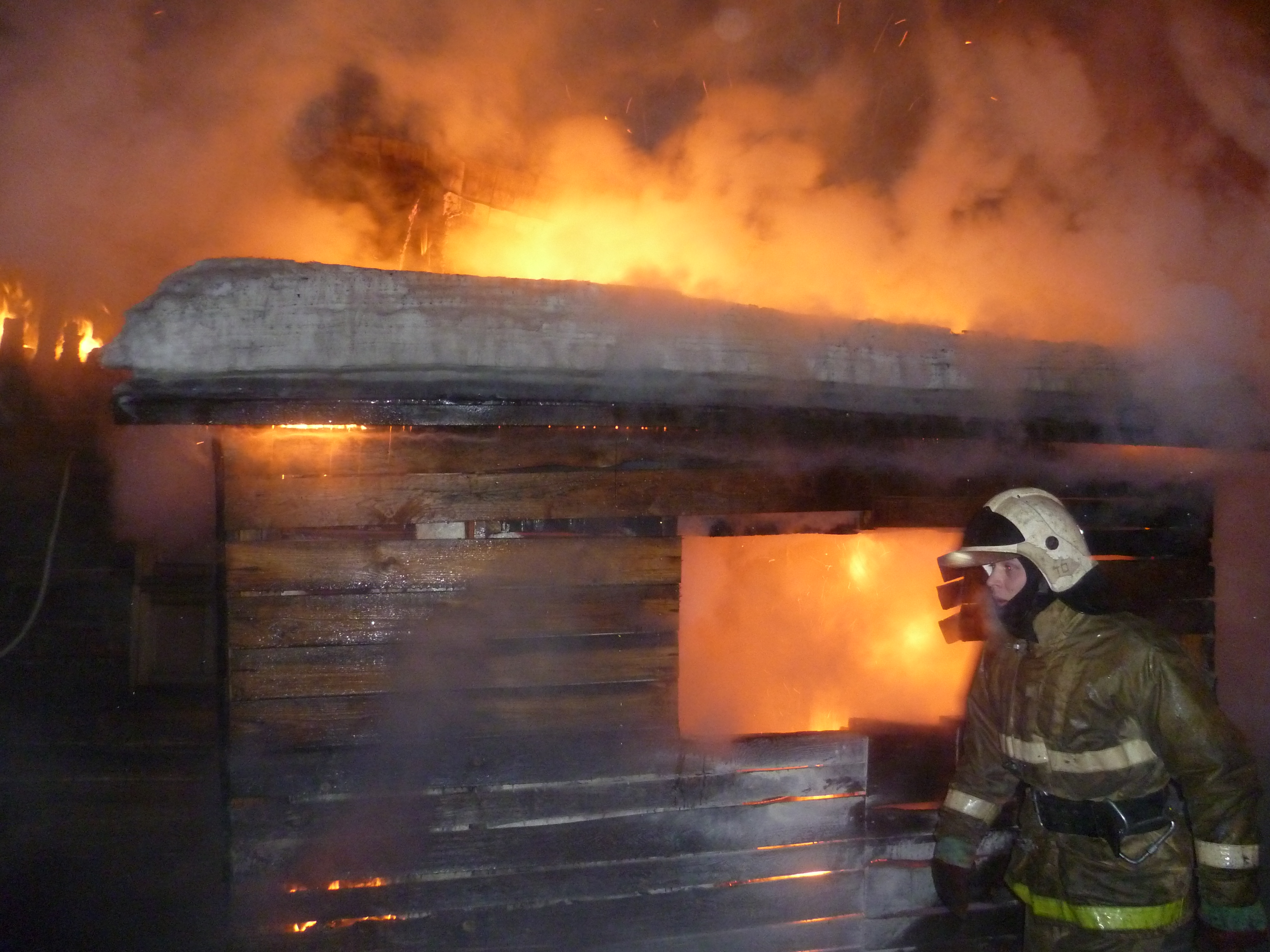 Круглое сгорел. Пожар в деревне Игнатовка в Вельского р-н. Сгорела баня. Пожар в бане. Загорание бани.